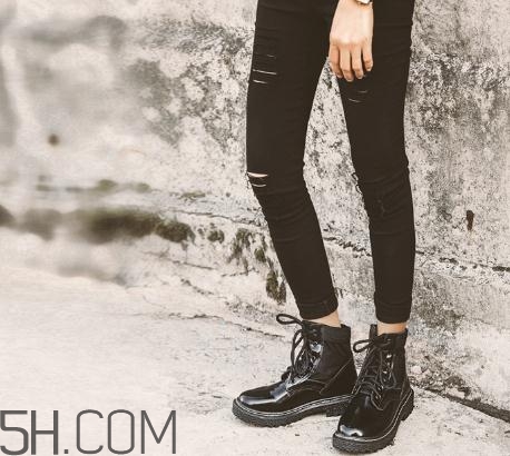 馬丁靴硬皮好還是軟皮好？馬丁靴皮子太硬怎么辦？