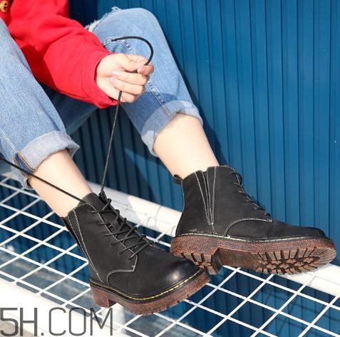 馬丁靴里面怎么清洗？馬丁靴里褪色怎么辦？