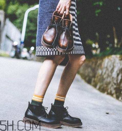 馬丁靴里面怎么清洗？馬丁靴里褪色怎么辦？