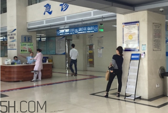 腰間盤突出掛什么科室？腰間盤突出癥狀表現