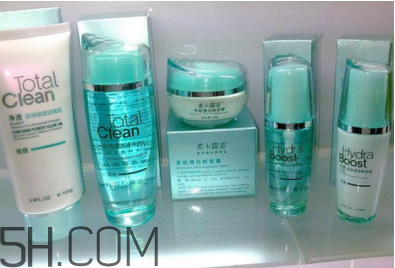 自然堂和歐萊雅哪個(gè)好？歐萊雅適合什么年齡的人用？