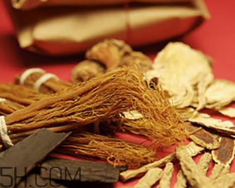 睪丸炎是什么引起的？睪丸炎吃什么消炎藥？