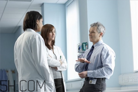 冠心病要注意什么？冠心病要怎么治療？