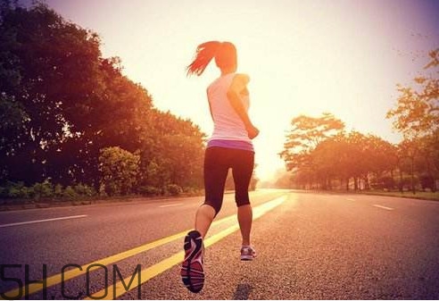 小腿抽筋可以跑步嗎？小腿抽筋可以拔火罐嗎