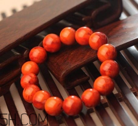 南紅瑪瑙可以泡水嗎？南紅瑪瑙能沾水嗎？