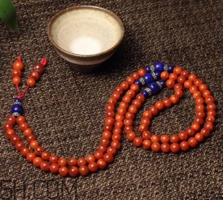 南紅瑪瑙會(huì)越戴越紅嗎？南紅瑪瑙會(huì)越戴越亮嗎？