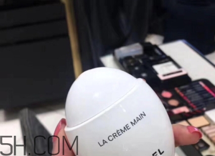 香奈兒la creme main護手霜怎么用？香奈兒鵝卵石護手霜評測