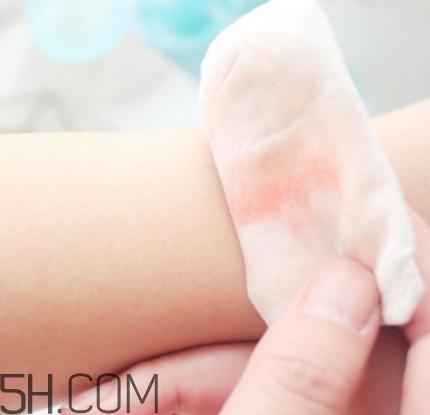 卡姿蘭卸妝水好用嗎？卡姿蘭卸妝水哪款好用