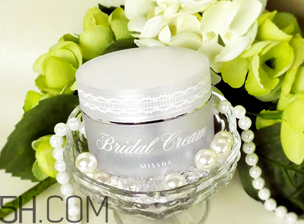 謎尚和瑪麗黛佳素顏霜哪個好？素顏霜對皮膚傷害大嗎？