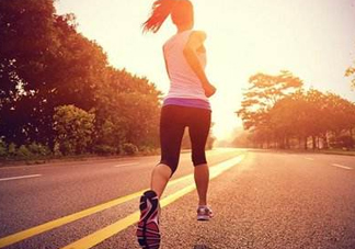 小腿抽筋可以跑步嗎？小腿抽筋可以拔火罐嗎