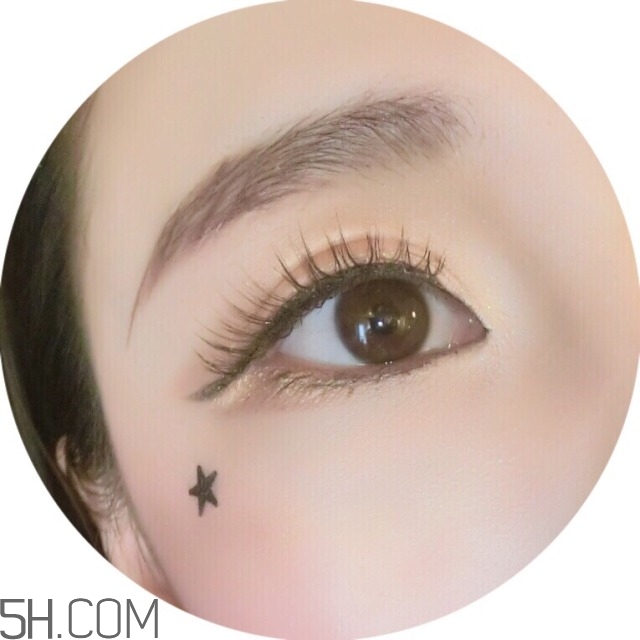 歐萊雅紛澤琉金唇膏g101試色 多少錢 歐萊雅紛澤琉金唇膏g101試色 多少錢