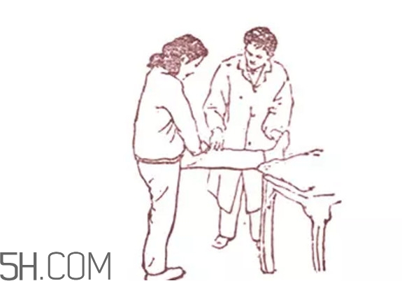 腰間盤突出最有效的方法是什么？腰間盤突出吃什么好