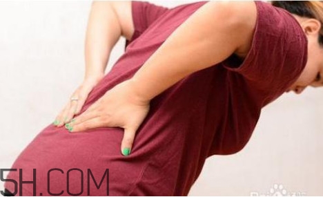 腰間盤(pán)突出是什么原因引起的？腰間盤(pán)突出是腎虛嗎