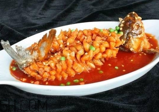 松鼠魚(yú)為什么叫松鼠魚(yú)？松鼠魚(yú)是什么魚(yú)做的