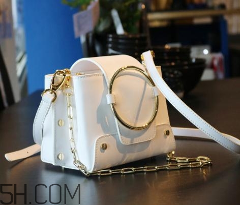 白色包包變黃了怎么辦？白色包包黑了怎么清洗？