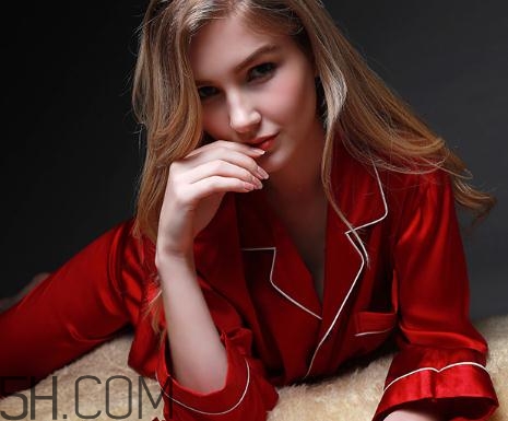 真絲衣服怎么洗不掉色？真絲衣服掉色怎么恢復(fù)？