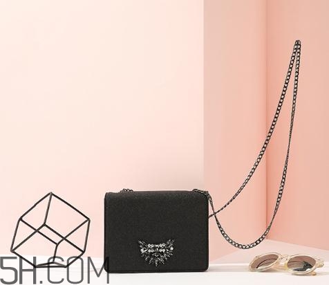 達芙妮包包什么檔次？達芙妮包包質(zhì)量好嗎？