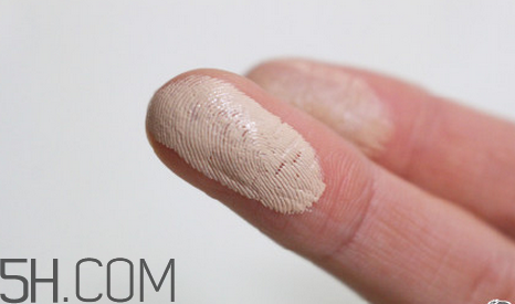 愛茉莉雙色遮瑕膏怎么涂？隔離霜可以當遮瑕膏用嗎？