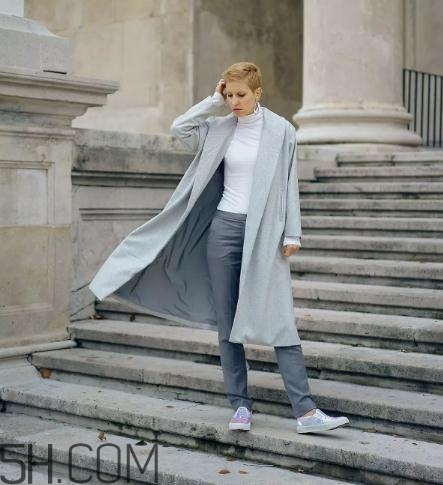 灰色大衣怎么搭配？灰色大衣穿搭圖片
