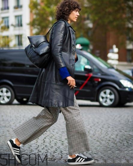 冬天穿闊腿褲配什么鞋子？冬天闊腿褲搭配鞋子圖片