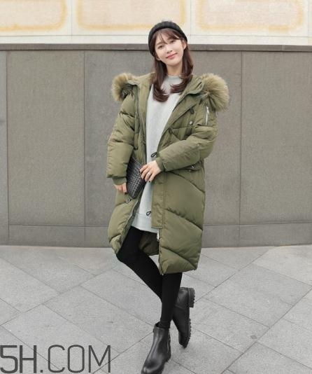 軍綠色羽絨服怎么搭配？軍綠色羽絨服搭配圖片