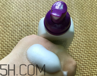 絲塔芙泡沫潔面乳怎么用？泡沫潔面乳用法