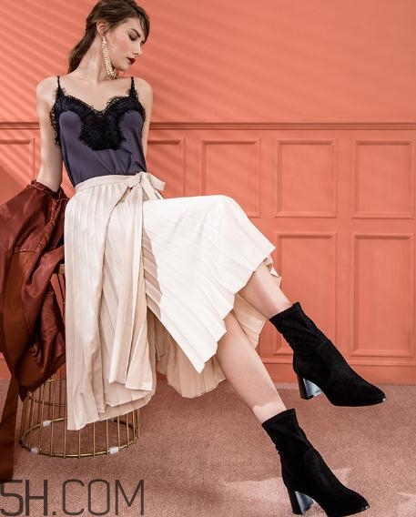 接吻貓的鞋子貴嗎？接吻貓鞋子什么價(jià)位？