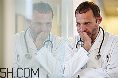 水痘多大年齡出現(xiàn)？水痘多長(zhǎng)時(shí)間可以上學(xué)？