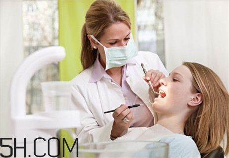 水痘多大年齡出現(xiàn)？水痘多長(zhǎng)時(shí)間可以上學(xué)？