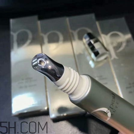 cpb唇部精華好用嗎？cpb唇部精華測評