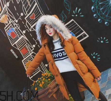 羽絨服用什么洗滌劑？洗羽絨服用洗衣粉還是洗衣液？