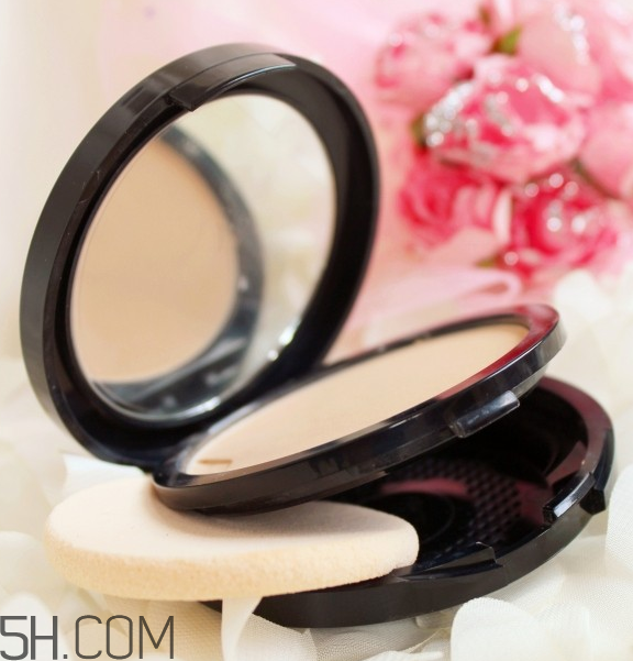 玫珂菲彩妝師摯愛(ài)粉餅怎么樣_產(chǎn)品評(píng)測(cè)