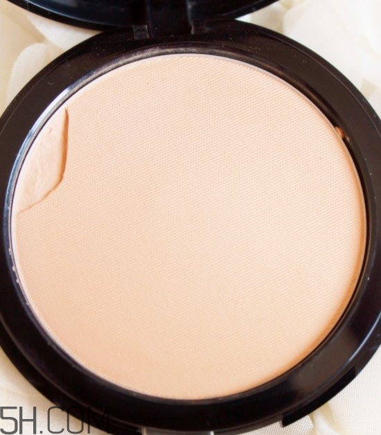 玫珂菲彩妝師摯愛(ài)粉餅怎么樣_產(chǎn)品評(píng)測(cè)