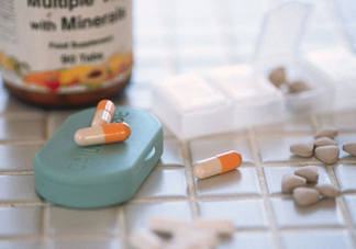 頭孢是飯前吃還是飯后吃？頭孢不能和什么一起吃