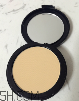 玫珂菲彩妝師摯愛(ài)粉餅怎么樣_產(chǎn)品評(píng)測(cè)