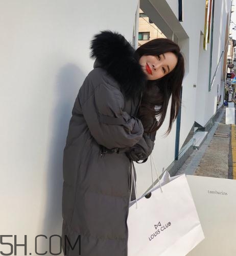 羽絨服毛領(lǐng)掉毛怎么辦？羽絨服毛領(lǐng)是什么毛？