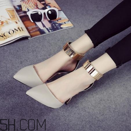 尖頭鞋顯腳長(zhǎng)嗎？腳大能穿尖頭鞋嗎？