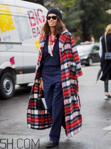 格子大衣搭配什么鞋子？格子大衣搭配鞋子圖片