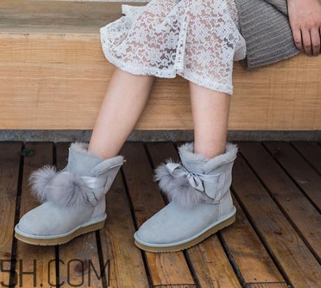 雪地靴會(huì)越穿越大嗎？雪地靴要買(mǎi)小一碼嗎？