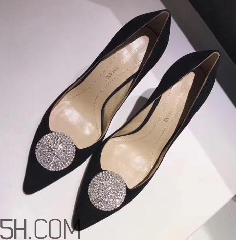 阿瑪尼鞋子質(zhì)量好嗎？阿瑪尼的鞋子好穿嗎？