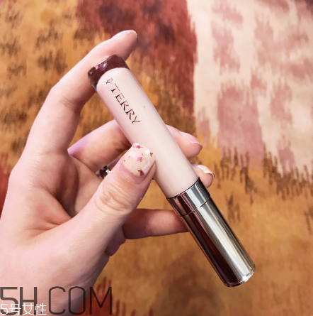 byterry玫瑰唇蜜好用嗎？byterry玫瑰唇蜜多少錢？