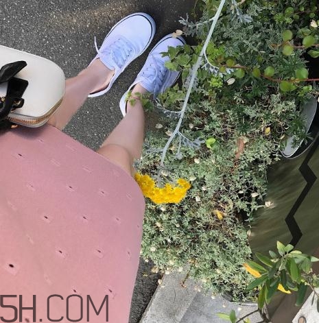 帆布鞋能光腳穿嗎？帆布鞋可以墊增高墊嗎？