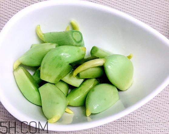 臘八蒜夏天能做嗎？臘八蒜和糖醋蒜的區(qū)別