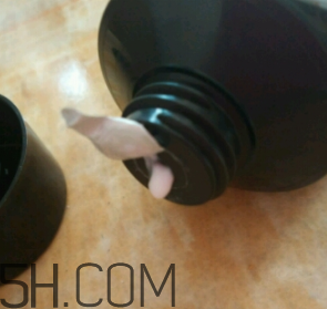 雅芳小黑裙香體乳怎么樣？雅芳小黑裙香體乳好用嗎？