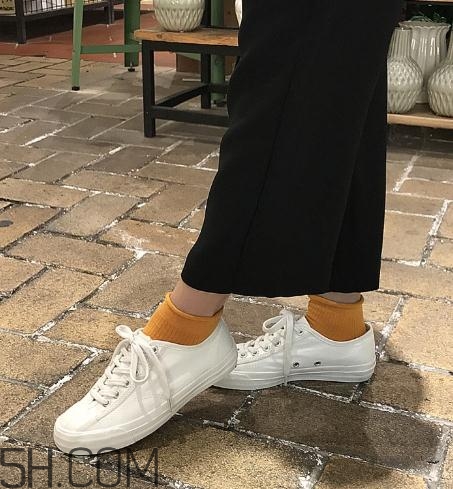 帆布鞋太硬怎么辦？帆布鞋太硬怎么軟化？