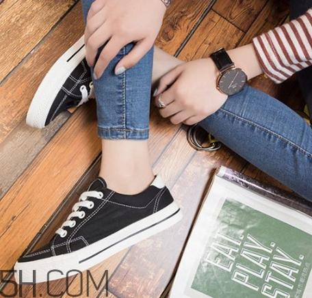 帆布鞋太硬怎么辦？帆布鞋太硬怎么軟化？