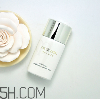 日本旅游必買(mǎi)化妝品推薦 日本美瞳哪個(gè)牌子好