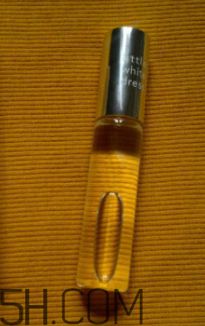 雅芳小黑裙走珠香水怎么樣？雅芳小黑裙走珠香水好聞嗎？