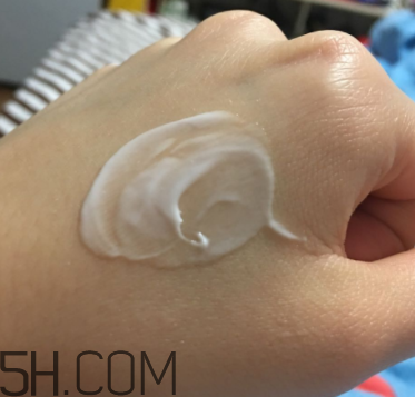 露得清身體乳怎么樣？露得清身體乳好用嗎？