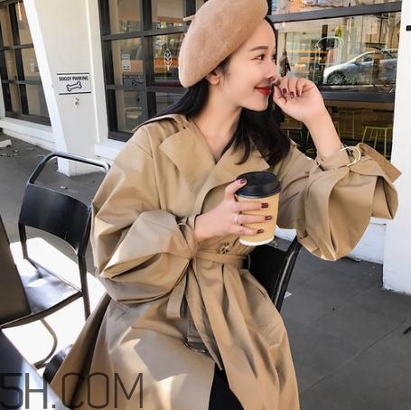 風衣買大點還是小點？風衣買大了怎么辦？